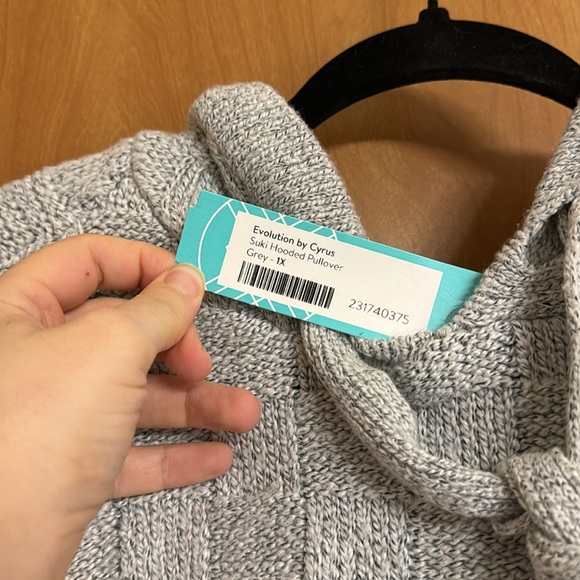 Hooded pullover - Picture 9 of 9